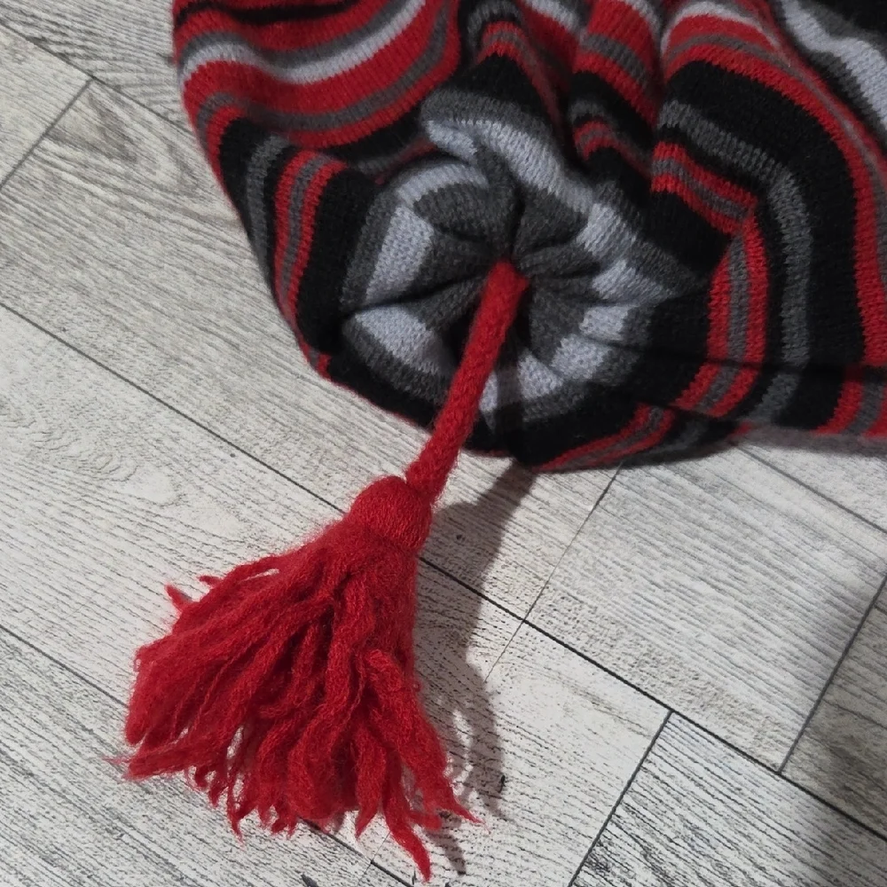 Columbia Red and Gray Striped Knit Hat